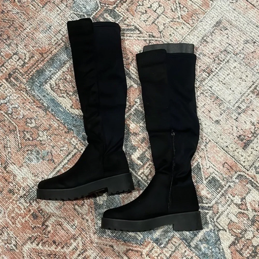 DIRTY LAUNDRY Black Mabelline Lug Sole Boots